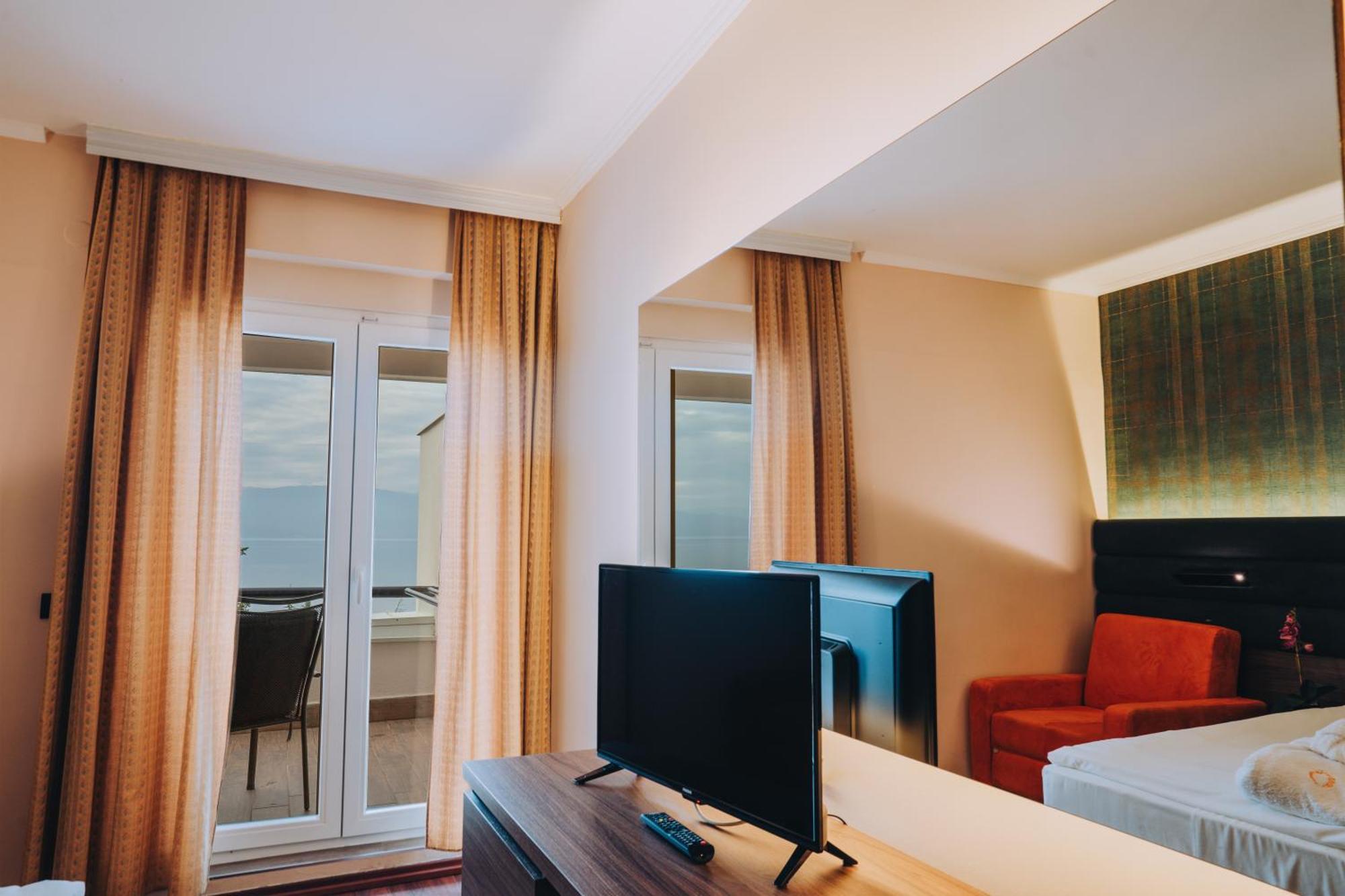 Inex Olgica Hotel & Spa 奥赫里德 外观 照片